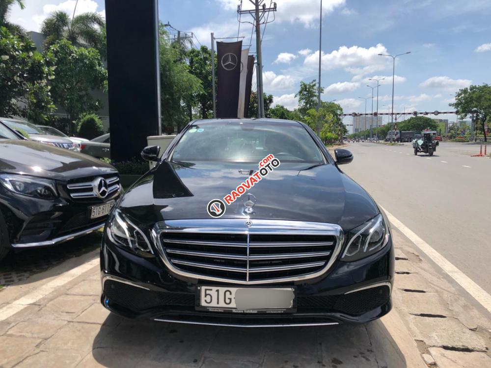 Bán ô tô Mercedes E200 sản xuất 2017, màu đen-0