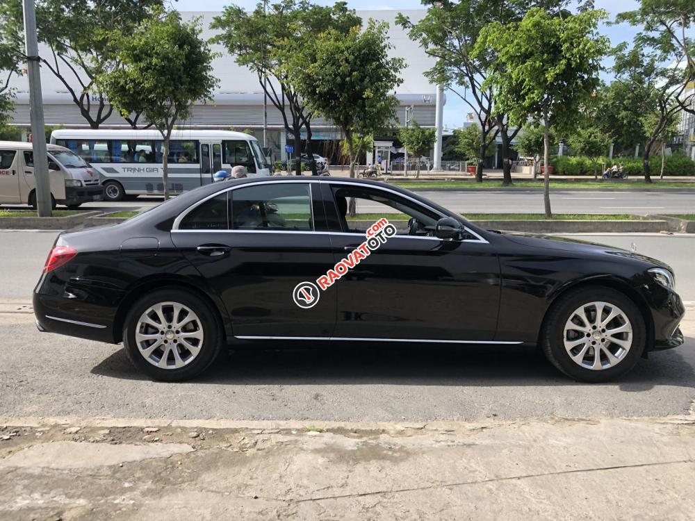 Bán ô tô Mercedes E200 sản xuất 2017, màu đen-1