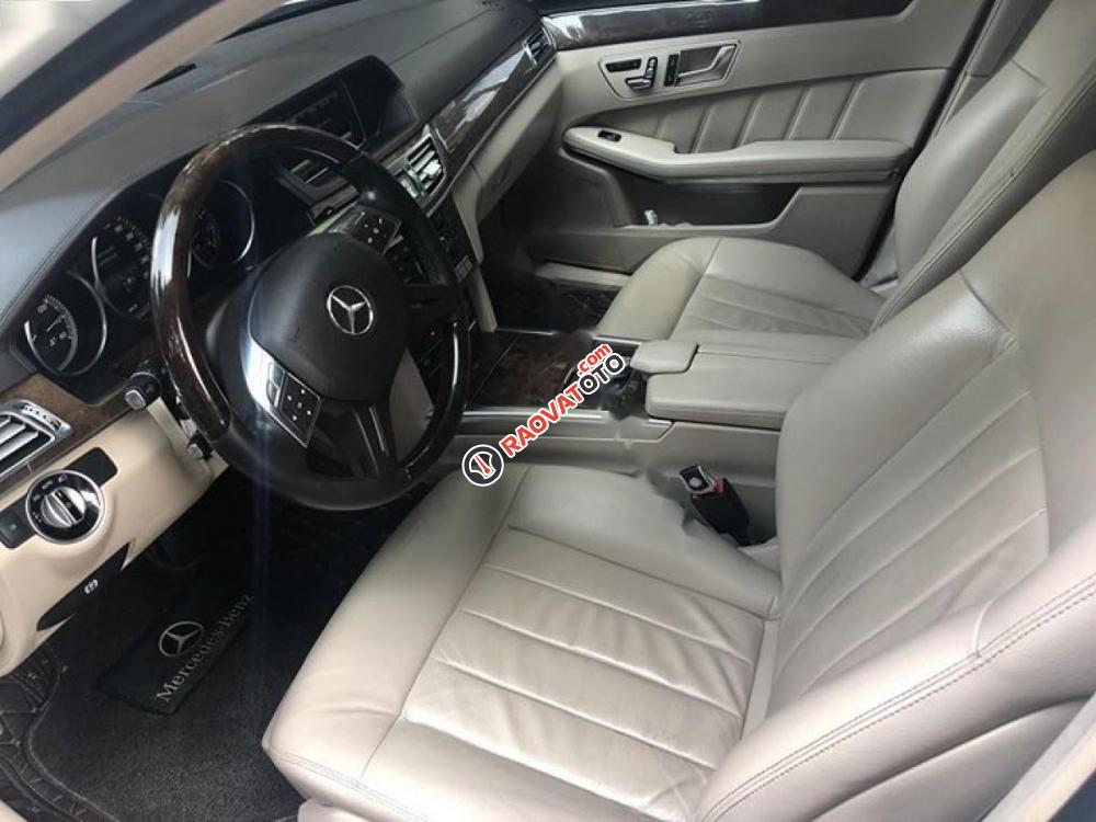 Cần bán xe Mercedes E400 2013, màu trắng-3