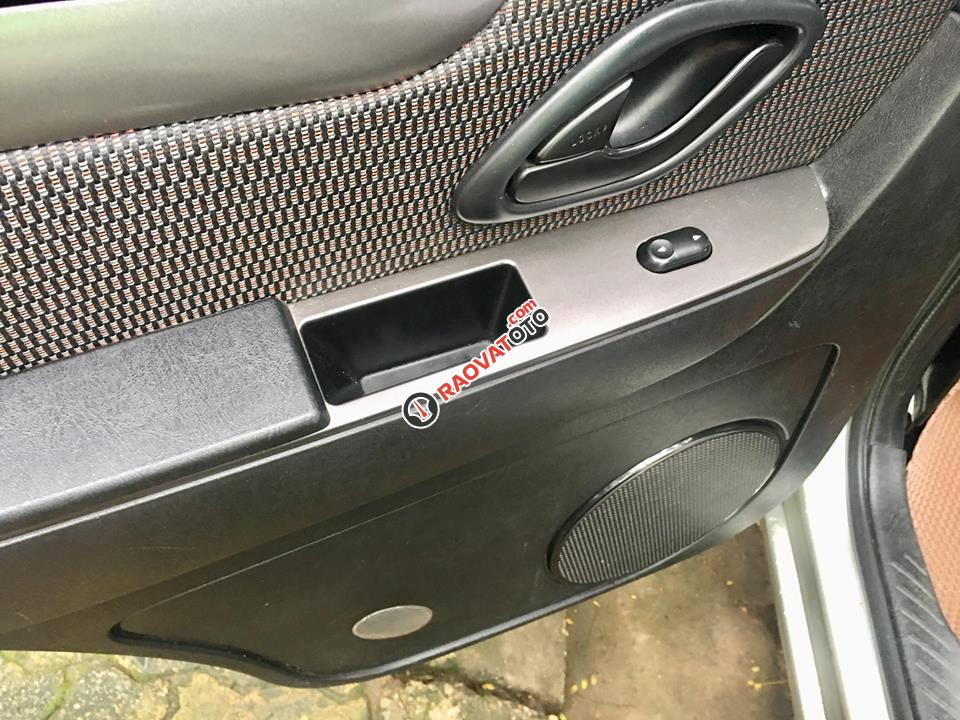 Cần bán xe Ford Escape XLS năm sản xuất 2010, màu bạc, giá chỉ 425 triệu-7