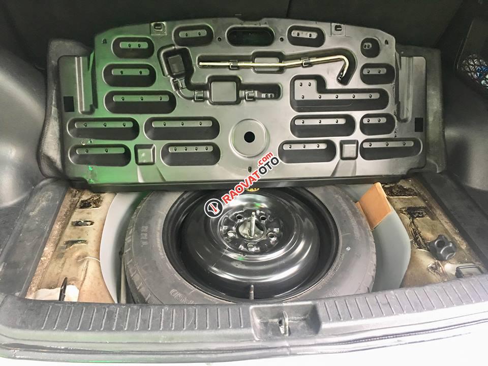 Cần bán xe Ford Escape XLS năm sản xuất 2010, màu bạc, giá chỉ 425 triệu-17