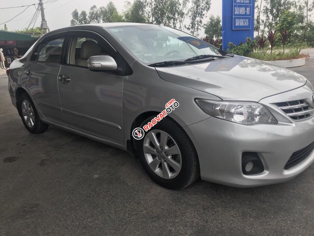 Cần bán gấp Toyota Corolla Altis năm 2011 màu bạc, 445 triệu-0