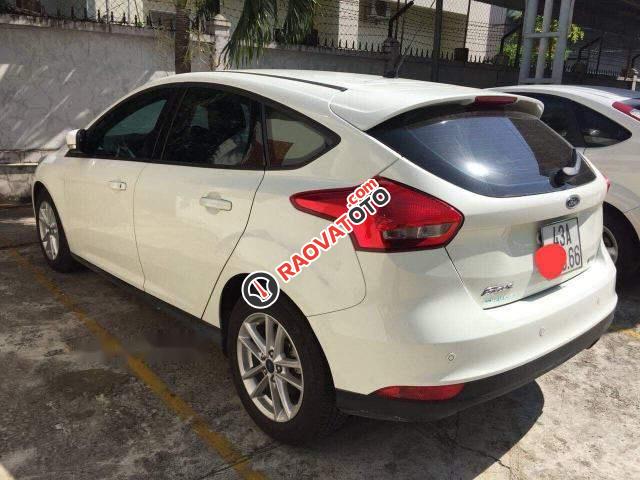 Cần bán lại xe Ford Focus Trend năm sản xuất 2017, màu trắng đã đi 12500km, 580tr-2