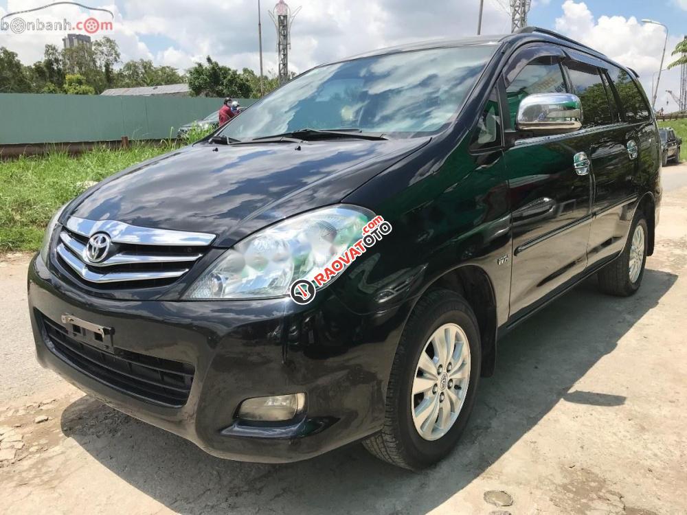 Bán Toyota Innova 2.0 V 2008, màu đen, giá 370tr-0