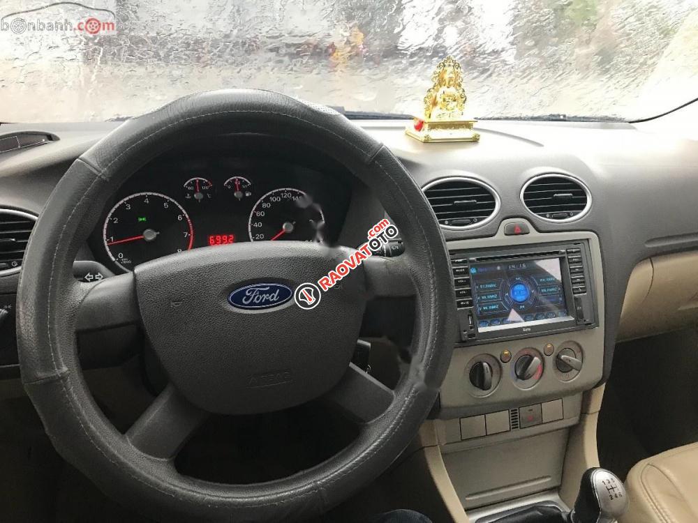 Bán ô tô cũ Ford Focus 1.8 MT năm sản xuất 2010, màu bạc-5