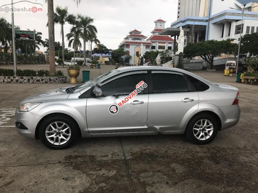 Bán ô tô cũ Ford Focus 1.8 MT năm sản xuất 2010, màu bạc-0