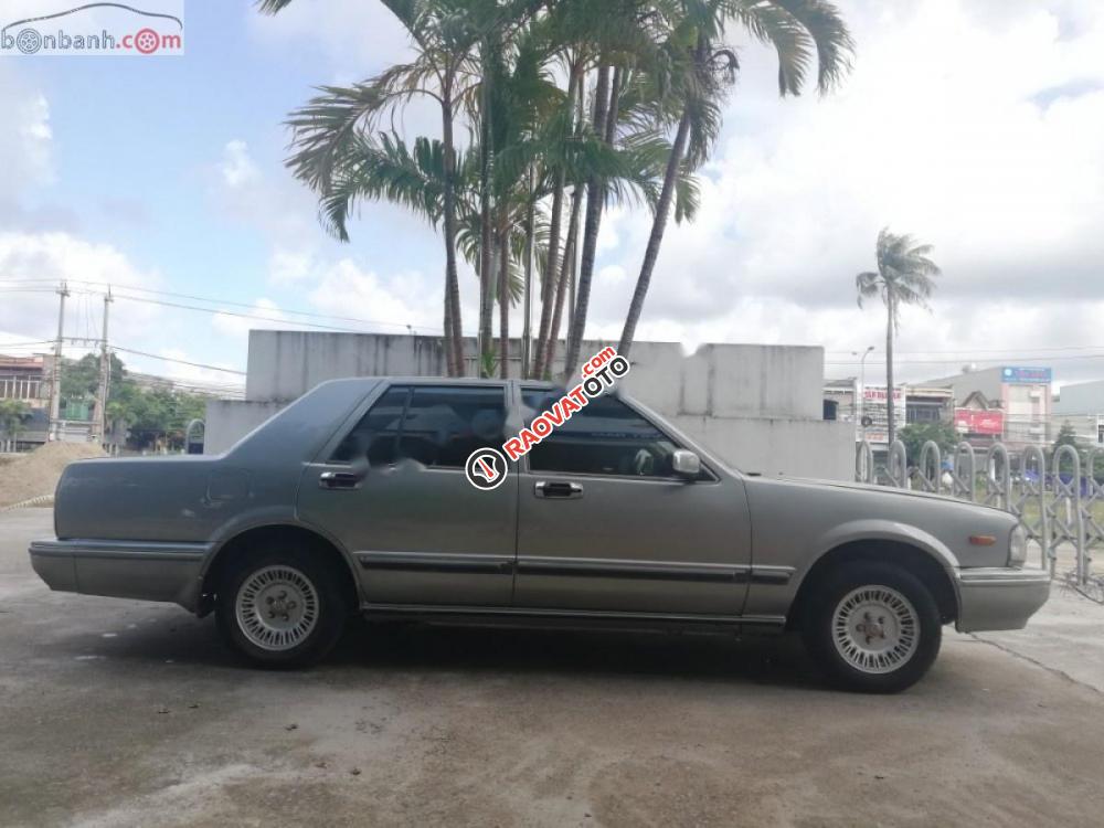 Cần bán Nissan Cedric sản xuất 1992, màu bạc, nhập khẩu-8