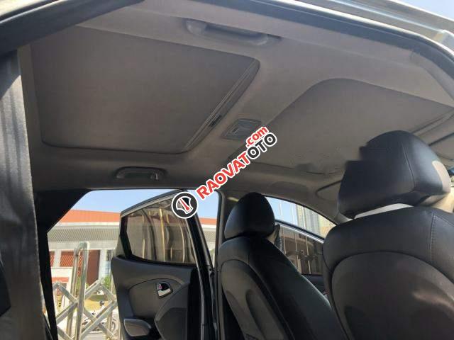 Cần bán xe Hyundai Tucson 4WD sản xuất năm 2011, màu bạc, nhập khẩu, giá 565tr-1