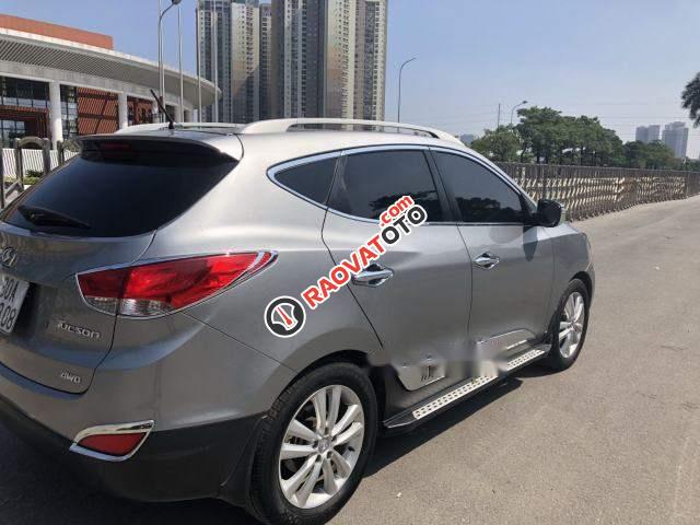 Cần bán xe Hyundai Tucson 4WD sản xuất năm 2011, màu bạc, nhập khẩu, giá 565tr-2