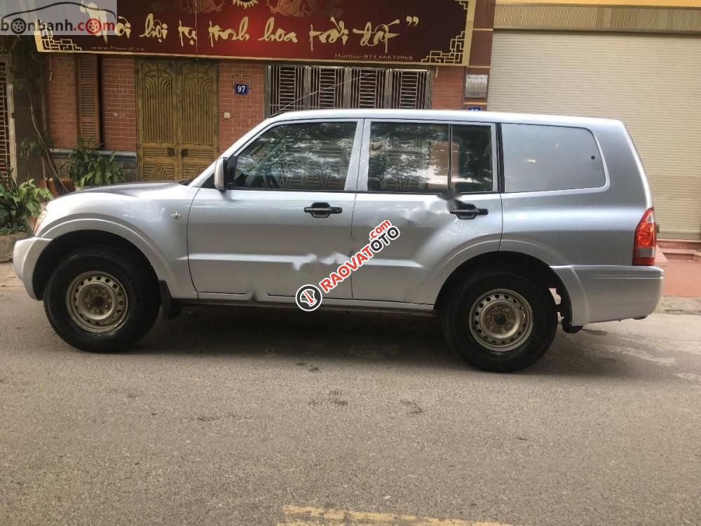 Bán Mitsubishi Pajero 3.0 năm 2005, màu bạc, nhập khẩu -1