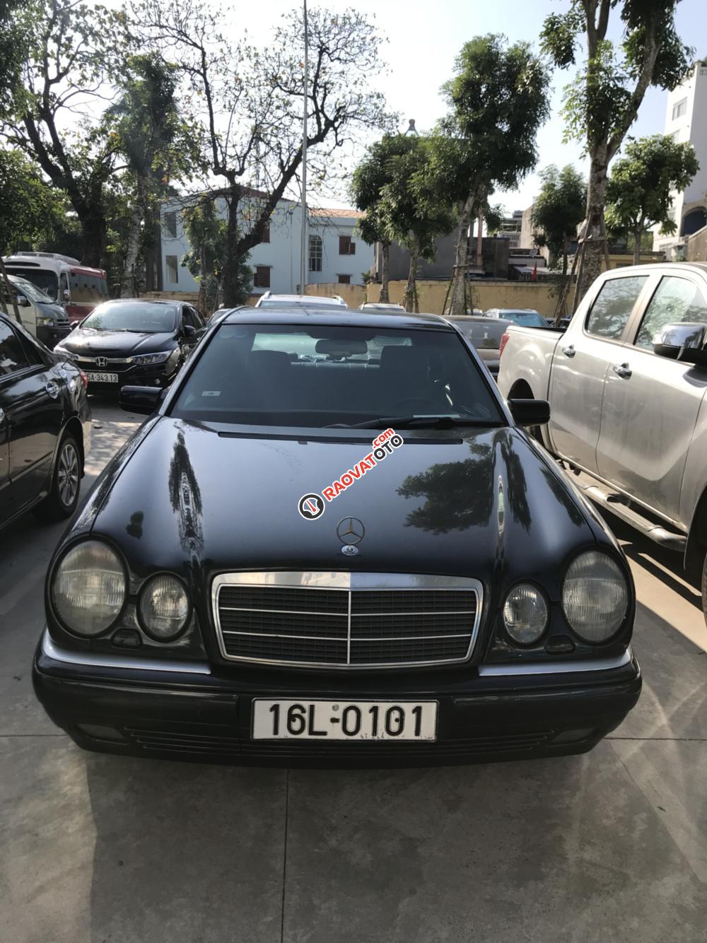 Cần bán lại xe Mercedes-Benz E class năm 1997 màu đen, nhập khẩu, 168 triệu-25