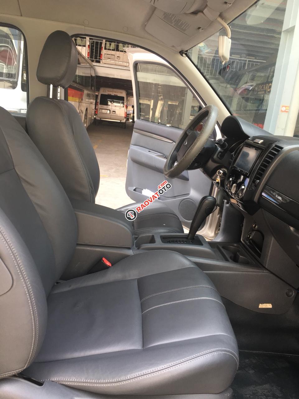 Bán Ford Everest Limited đời 2013, màu vàng, xe chính hãng Ford-6