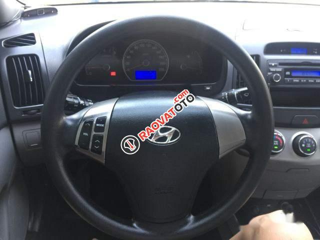 Cần bán Hyundai Avante MT sản xuất năm 2012, xe rất đẹp-2