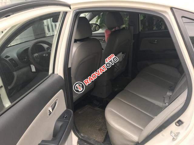 Gia đình bán xe Hyundai Avante AT đời 2012, màu trắng, giá tốt-3