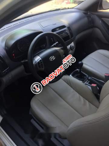 Cần bán Hyundai Avante MT sản xuất năm 2012, xe rất đẹp-3