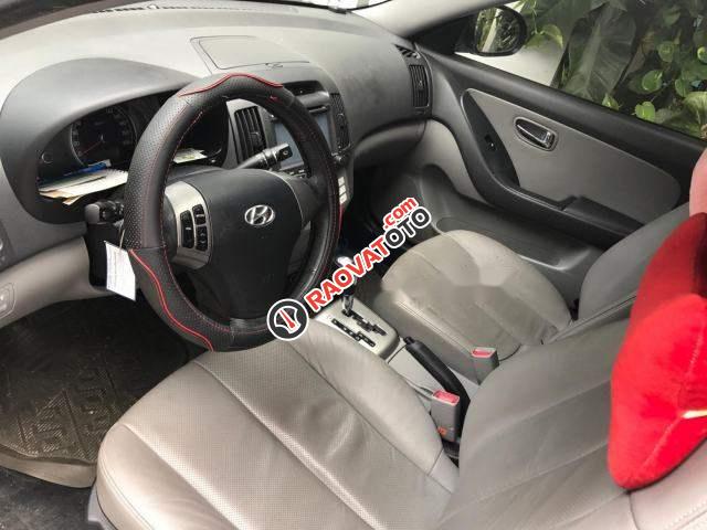 Gia đình bán xe Hyundai Avante AT đời 2012, màu trắng, giá tốt-1