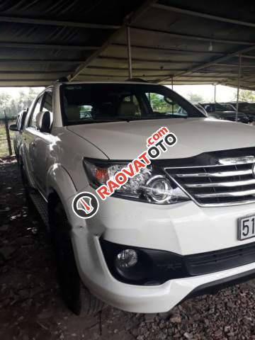 Bán 01 xe Toyota Fortuner V Sportivo TRD, Cuối 11/2014, màu trắng, số tự động-1
