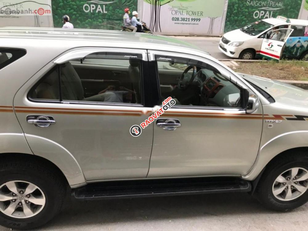 Cần bán Toyota Fortuner SR5 2008, màu bạc, nhập khẩu nguyên chiếc số tự động, giá chỉ 520 triệu-9