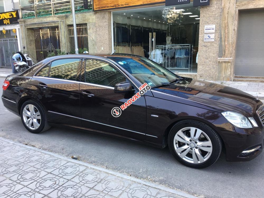 Cần bán xe Mercedes E250 CGI đời 2011, màu nâu, nhập khẩu nguyên chiếc-4