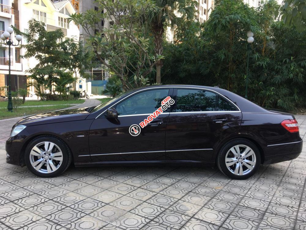 Cần bán xe Mercedes E250 CGI đời 2011, màu nâu, nhập khẩu nguyên chiếc-16