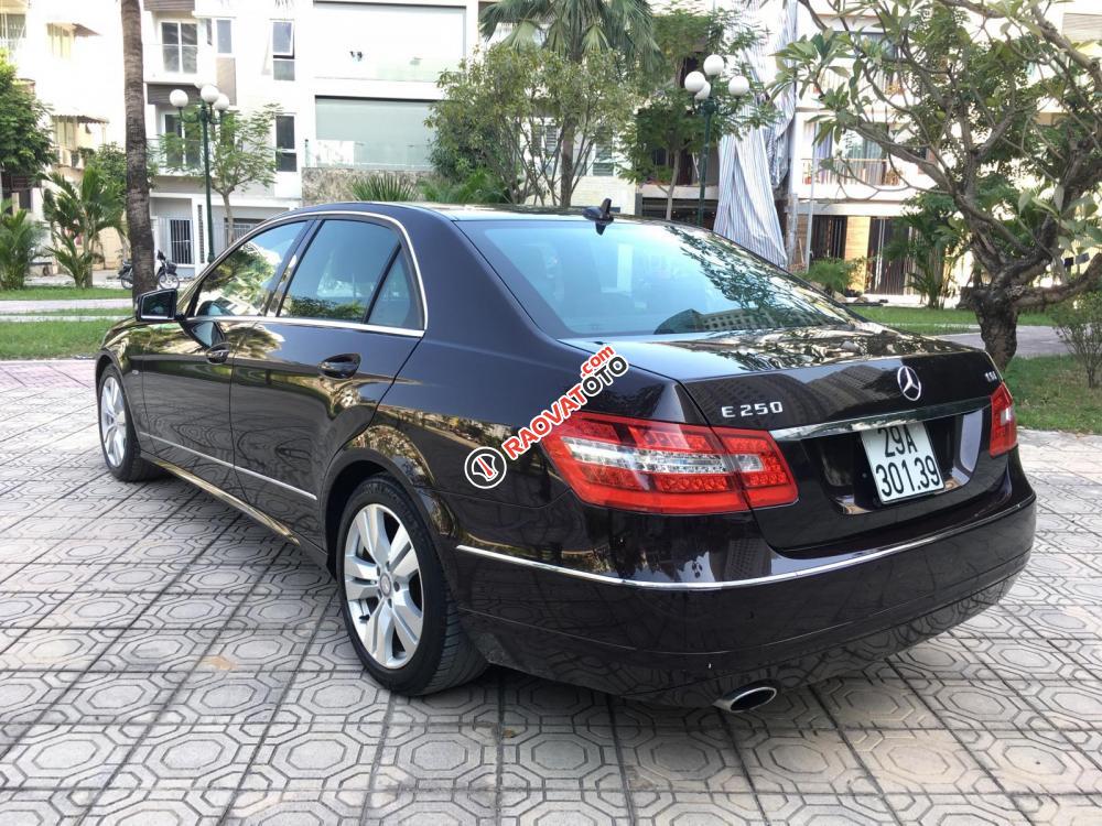 Cần bán xe Mercedes E250 CGI đời 2011, màu nâu, nhập khẩu nguyên chiếc-1