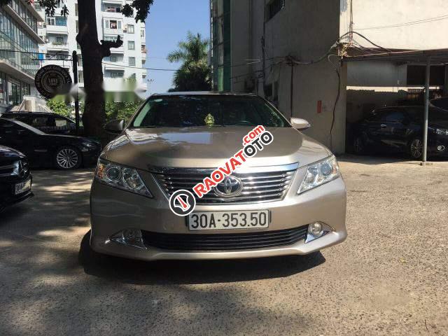 Bán ô tô Toyota Camry 2.0 năm sản xuất 2014, còn đẹp như mới-1