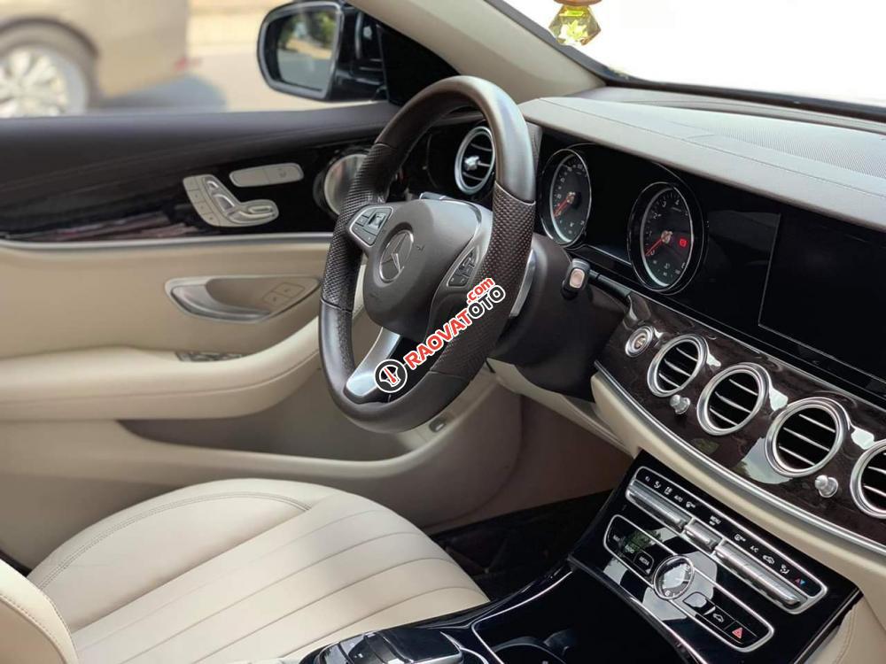 Bán Mercedes-Benz E250 mdel 2017 siêu lướt-14