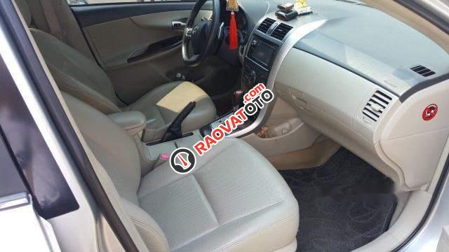 Cần bán gấp Toyota Corolla altis 2.0V 2013, màu bạc-4