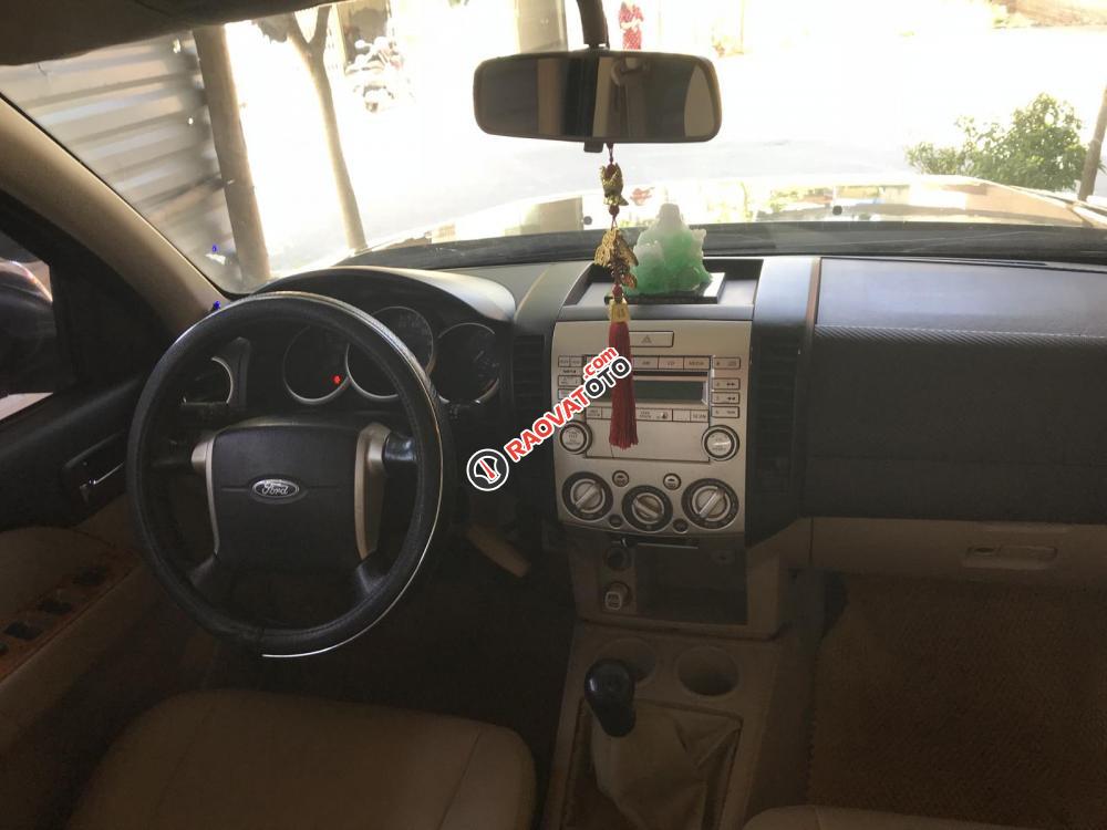Xe Ford Everest sản xuất 2010 màu đen-7