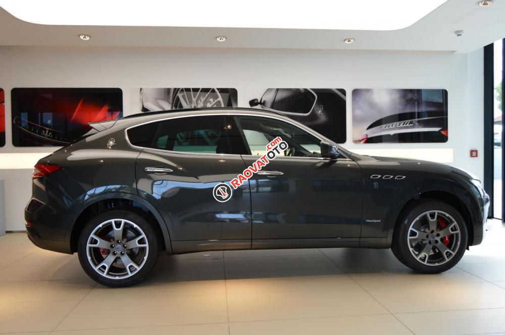 Bán Maserati Levante chính hãng, màu xanh, liên hệ để được tư vấn: 0978877754-4