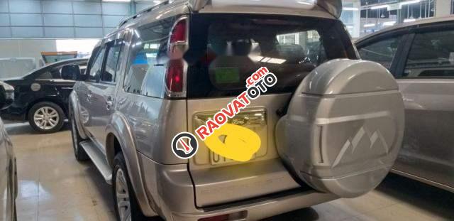 Bán Ford Everest MT 2015, màu ghi vàng, số sàn, giá chỉ 665 triệu-2