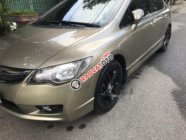 Cần bán lại xe Honda Civic AT sản xuất năm 2010 xe gia đình-4