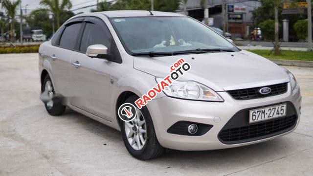 Cần bán gấp Ford Focus 1.8MT sản xuất 2010, giá tốt-0