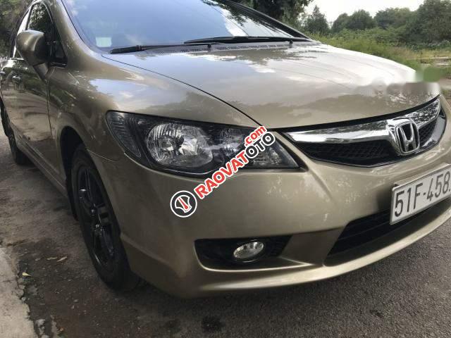 Cần bán lại xe Honda Civic AT sản xuất năm 2010 xe gia đình-3