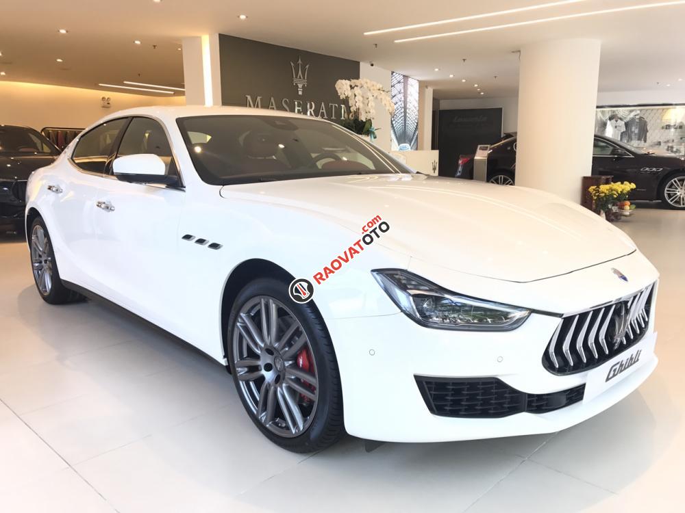 Bán xe Maserati Ghibli chính hãng 2018, màu trắng. LH: 0978877754, hỗ trợ tư vấn-1
