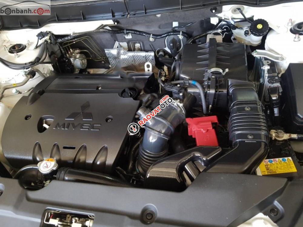 Bán ô tô Mitsubishi Outlander Sport Premium sản xuất năm 2016, màu trắng, nhập khẩu chính chủ, 789tr-3