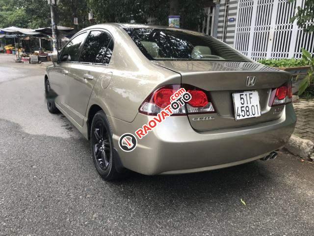 Cần bán lại xe Honda Civic AT sản xuất năm 2010 xe gia đình-2