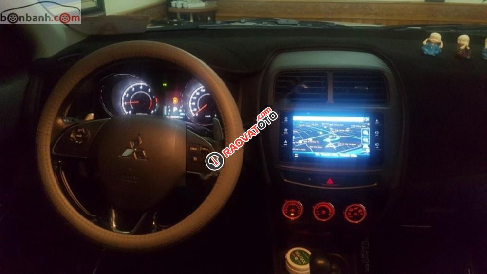 Bán ô tô Mitsubishi Outlander Sport Premium sản xuất năm 2016, màu trắng, nhập khẩu chính chủ, 789tr-2