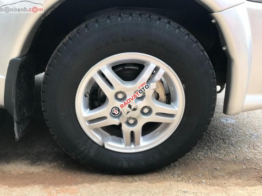 Salon Ngân Nguyên bán xe Jolie sản xuất 2005, đăng ký 2006, xe phiên bản Limited-9