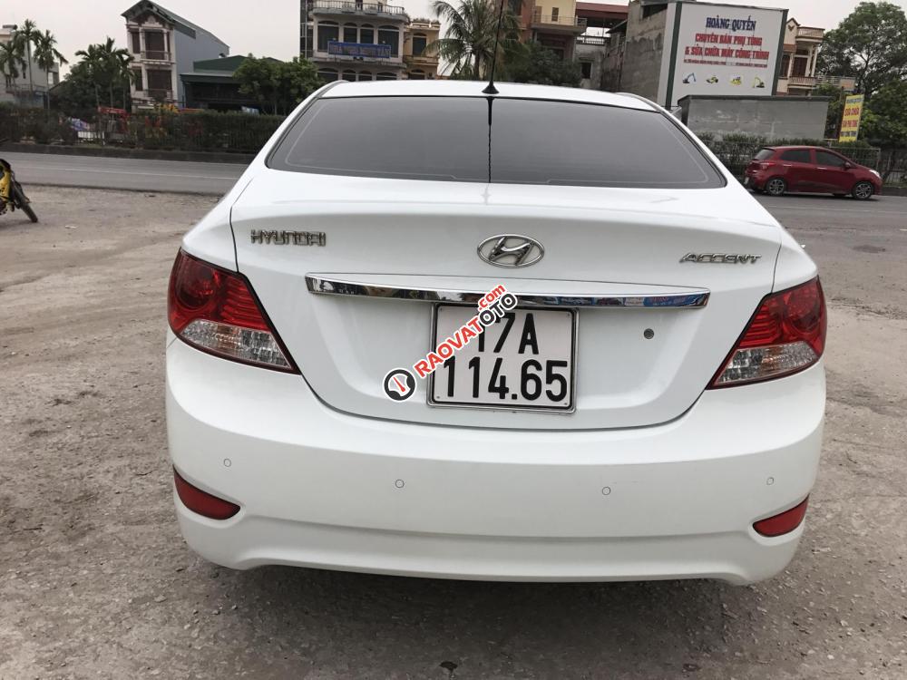 Xe Hyundai Accent năm 2012 màu trắng, xe nhập-3