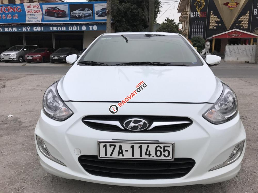 Xe Hyundai Accent năm 2012 màu trắng, xe nhập-0