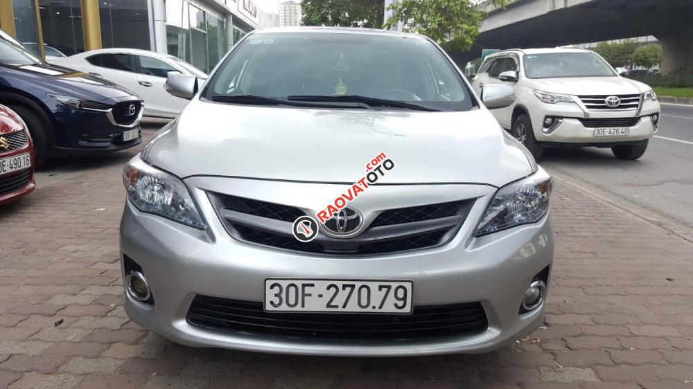 Cần bán xe Toyota Corolla altis 2.0V sản xuất 2013, màu bạc-0