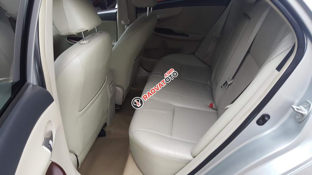 Cần bán xe Toyota Corolla altis 2.0V sản xuất 2013, màu bạc-4