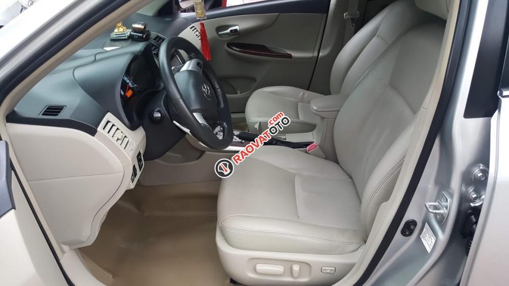 Cần bán xe Toyota Corolla altis 2.0V sản xuất 2013, màu bạc-3