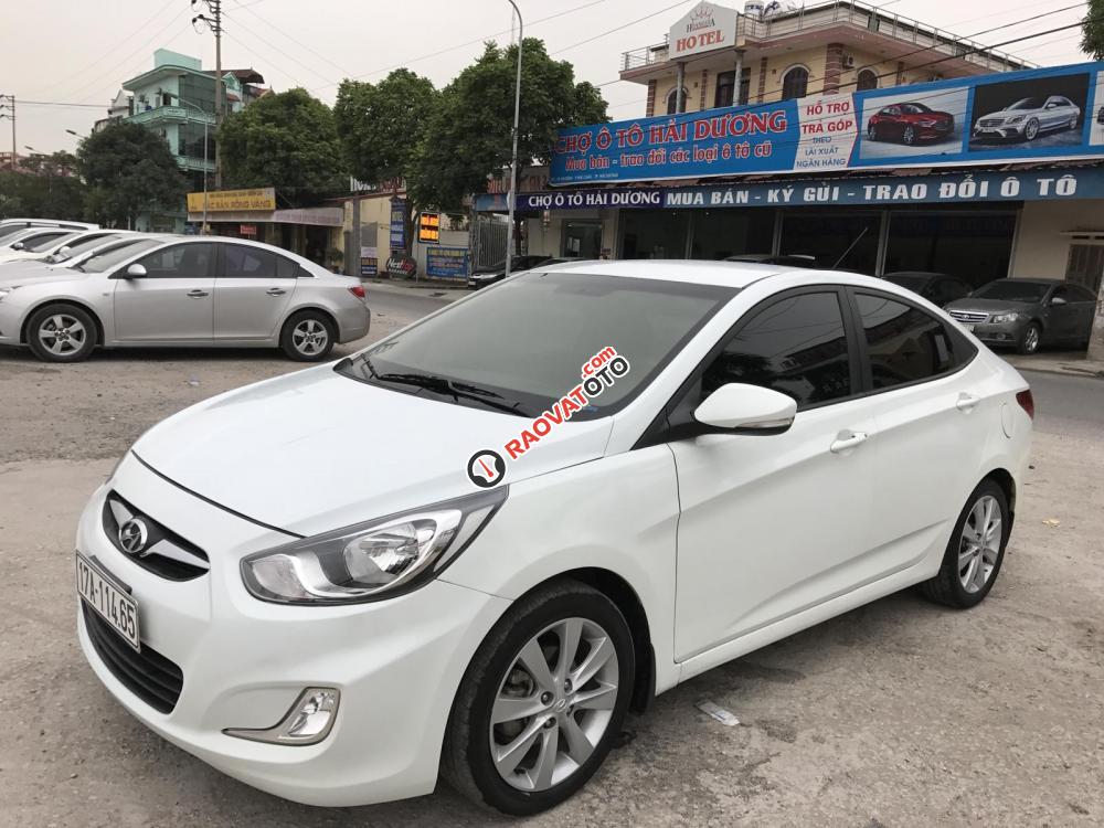 Xe Hyundai Accent năm 2012 màu trắng, xe nhập-1