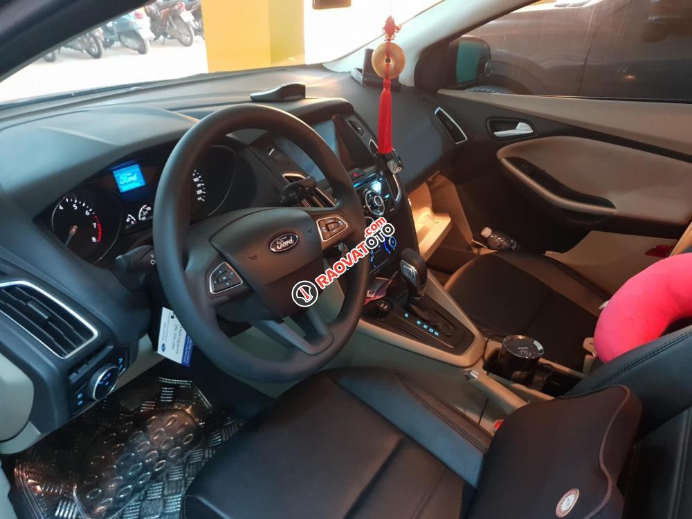 Bán xe Ford Focus Trend Sedan 2017, màu nâu, odo 19000 km-3