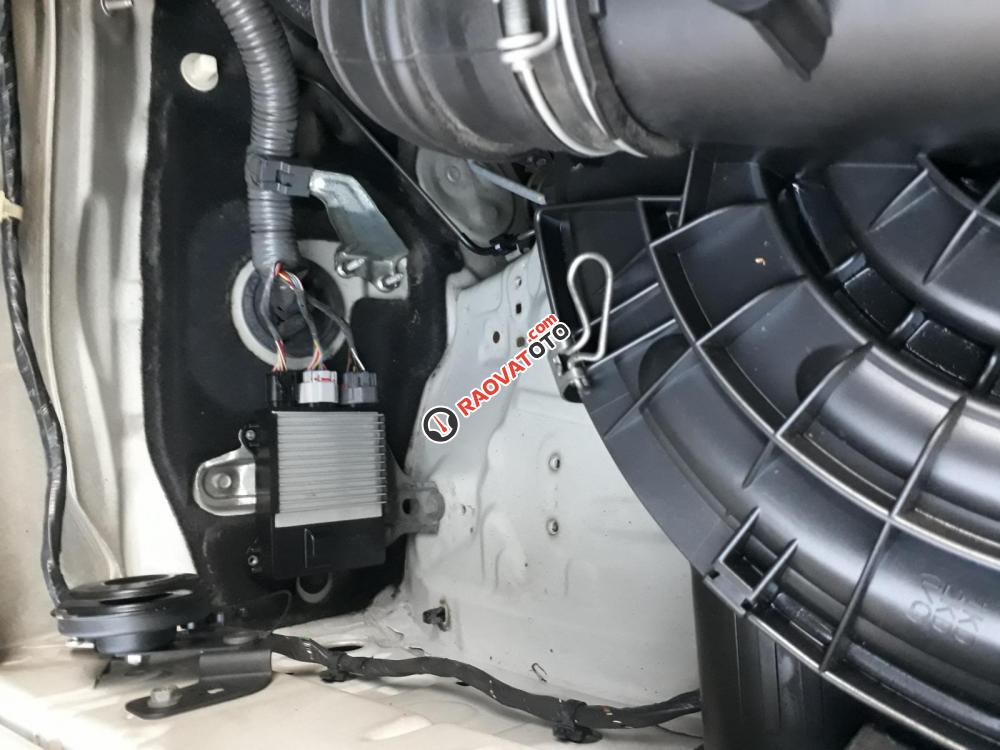 Cần bán xe Toyota Hilux E sản xuất 2014, màu bạc, nhập khẩu-3