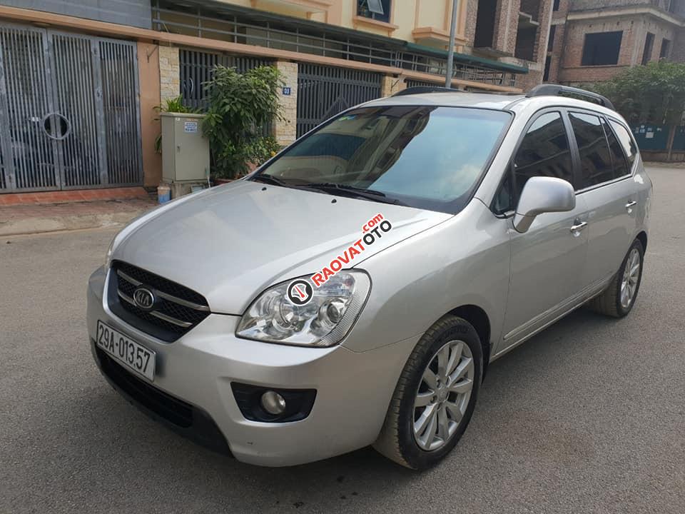Cần bán Kia Carens đời 2010, màu bạc-0