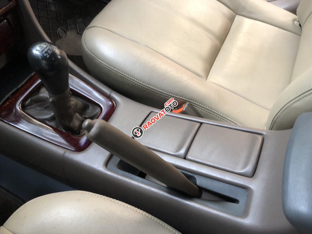 Cần bán xe Toyota Camry GLi năm 2000 máy 2.2-11