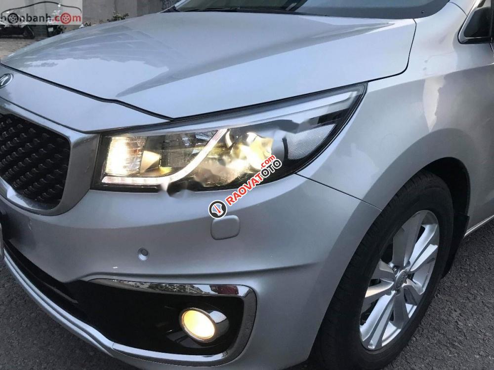 Bán xe Kia Sedona GATH đời 2017, màu bạc, nhập khẩu-3